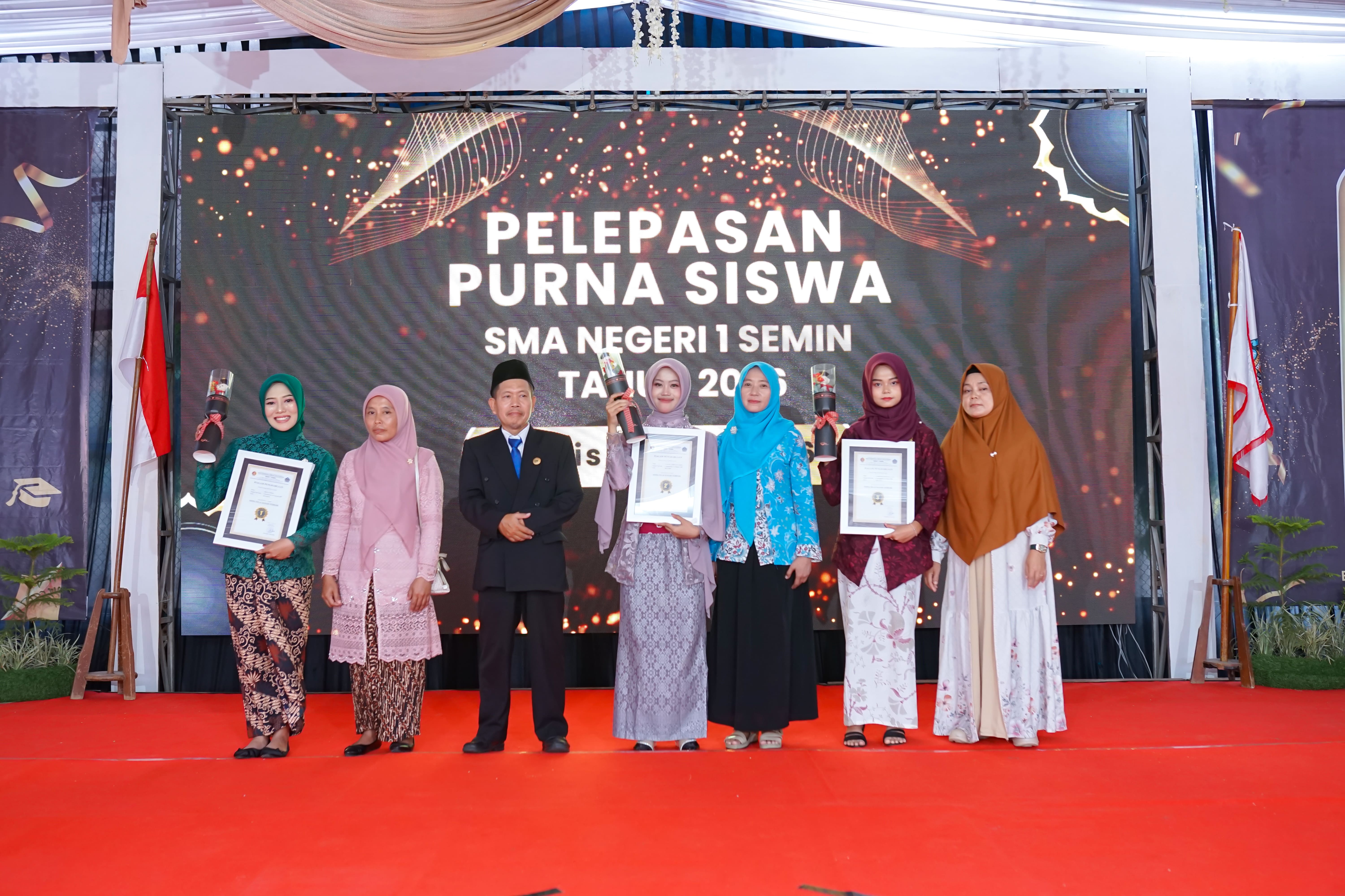 Haru dan Penuh Kebanggaan, SMAN 1 Semin Lepas Siswa Kelas XII dalam Prosesi Purna Siswa Tahun 2026